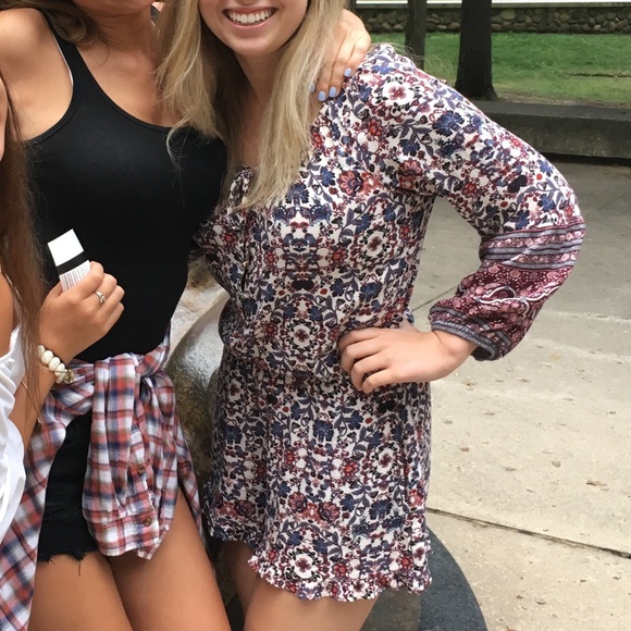 SOLD ⛔️ American Eagle Long Sleeve Floral Romper - Picture 6 of 7